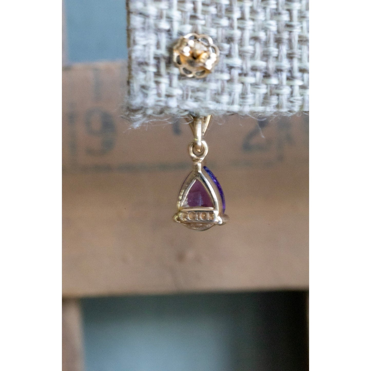 Vintage 10K Yellow Gold Pear Cut Amethyst Dangle Earrings