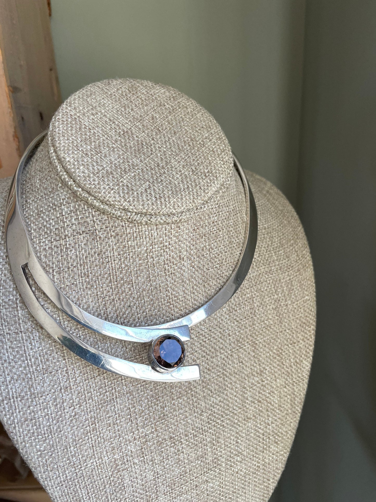 A Vintage Solid Sterling Silver Mexican Smokey Quartz Hinged Collar