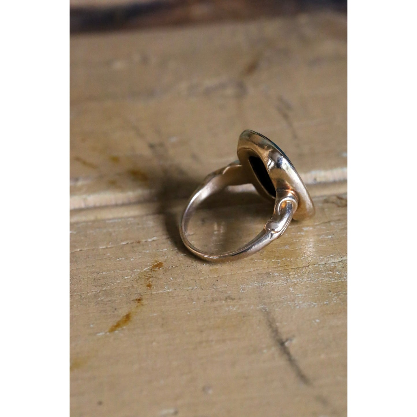 An Antique c1915 10K Yellow Gold Bloodstone Ring