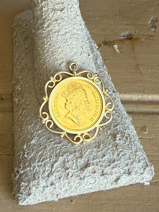 10 Dollars Elzabeth II Seahorse .999 Gold Coin in 14k Pendant