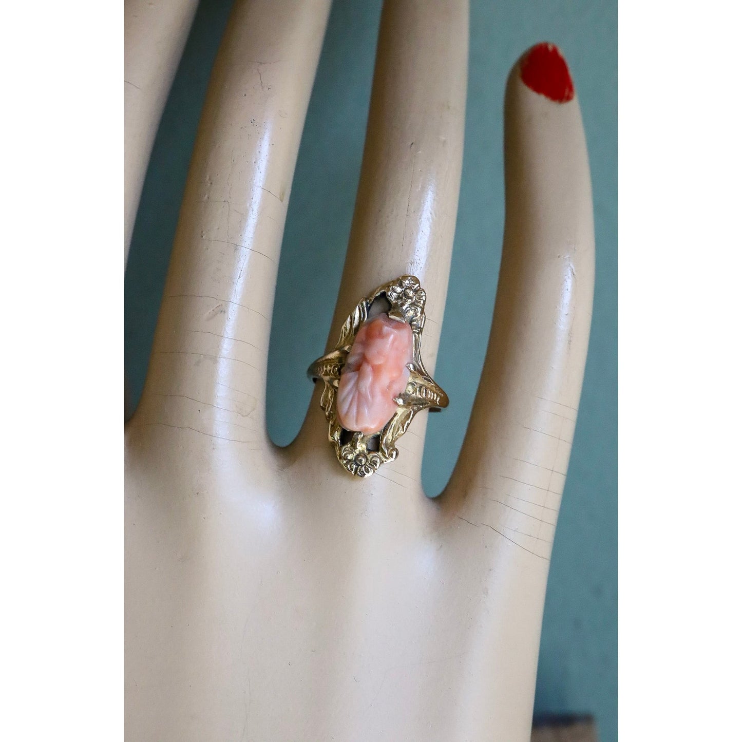 Antique Late Arts and Crafts Art Nouveau Edwardian 10K Gold Coral Cameo Ring