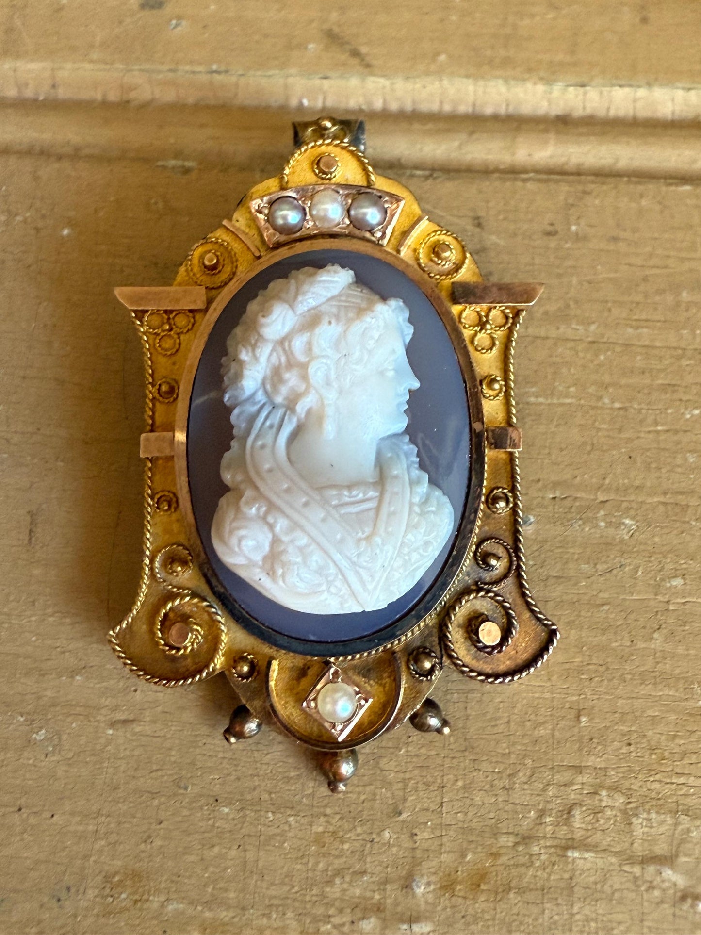 14K Yellow Gold Carved Banded Agate Cameo Pendant Brooch with Natural Seed Pearl Accents