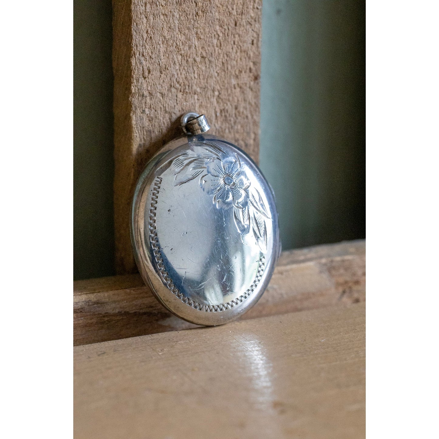 Vintage 1950-1970 Sterling Silver Oval Locket with Engraved Flowers