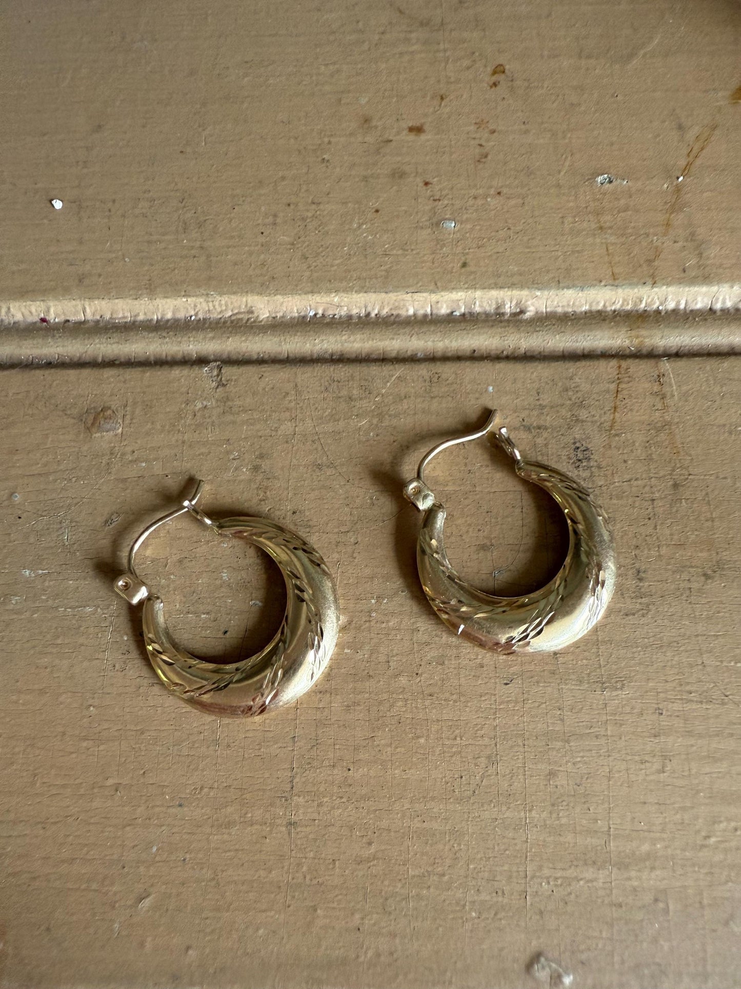 Vintage 14K Yellow Gold Hoop Earrings with Engraved Details