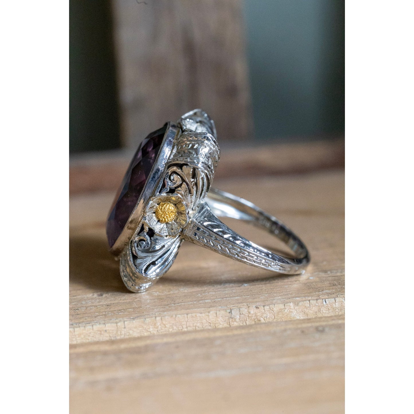 An 18K White and Yellow Gold Fine Amethyst Authentic Art Deco Ring