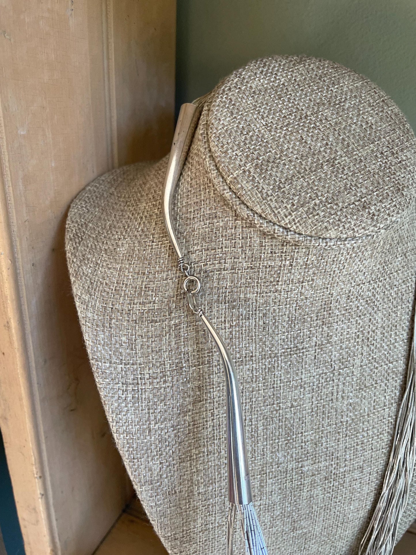 Vintage Native American Liquid Sterling Silver Heshi Necklace 50 Strands