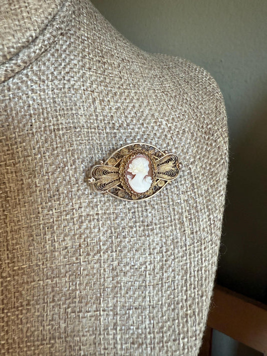 c1915 Hand Worked Filigree Silver Brooch with Hand Carved Cameo