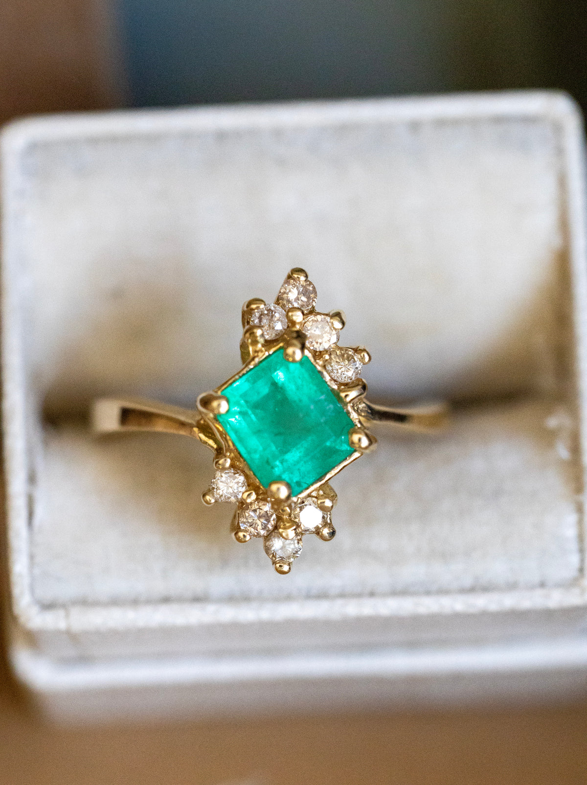 Vintage 14K Yellow Gold Natural Emerald and Diamond Ring