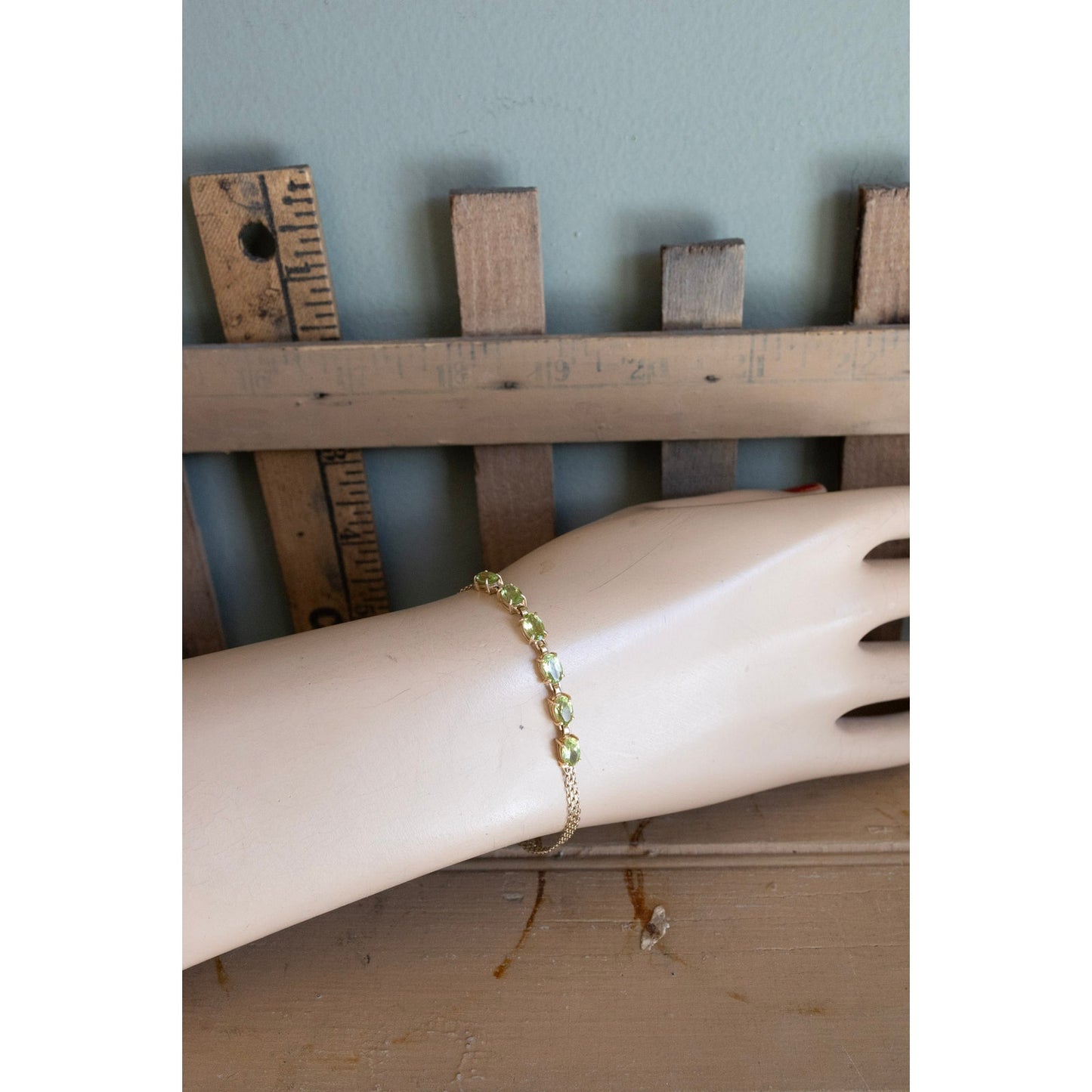 Vintage 14K Yellow Gold Oval Cut Peridot Gemstone Bracelet