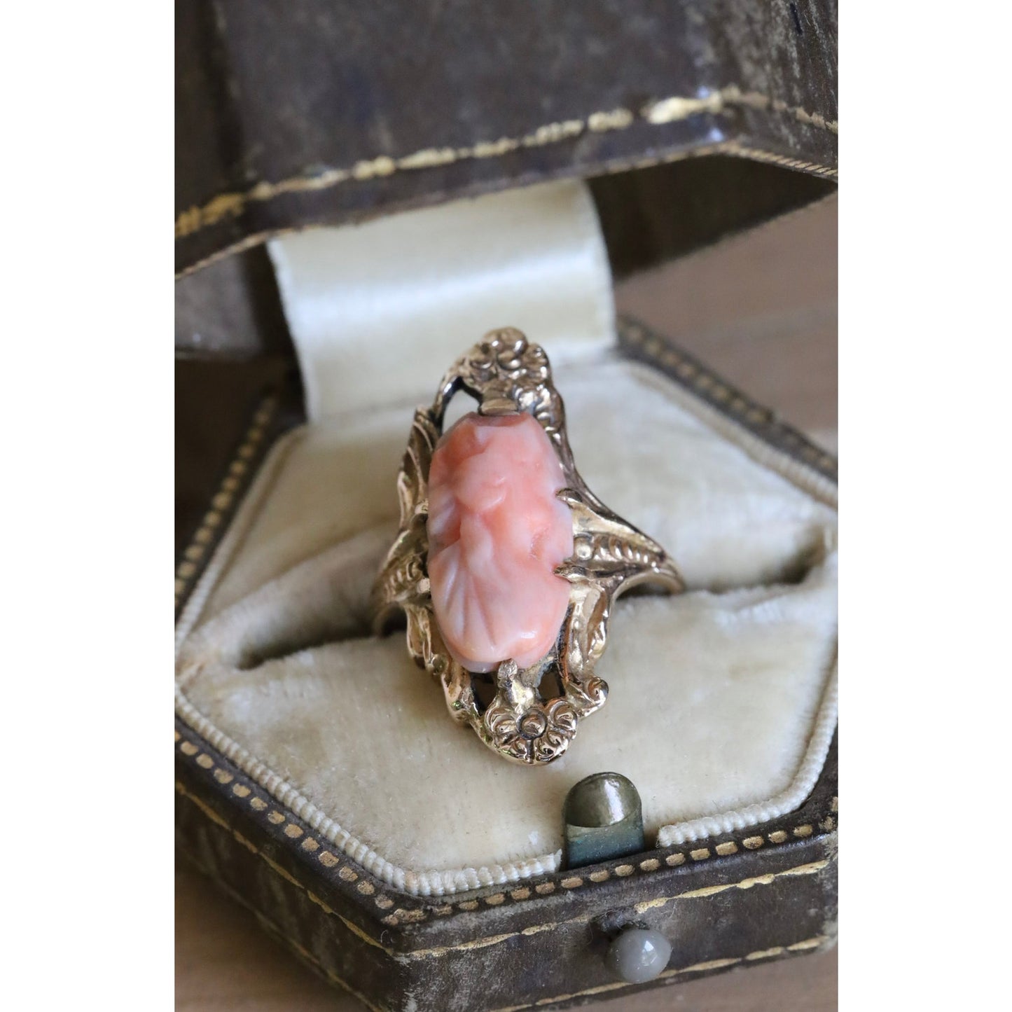 Antique Late Arts and Crafts Art Nouveau Edwardian 10K Gold Coral Cameo Ring