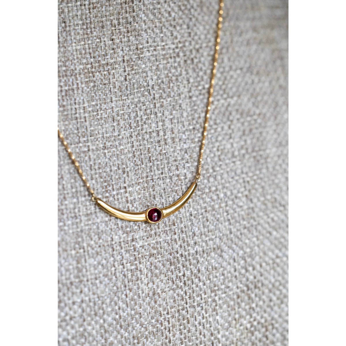 Vintage Italian 14K Yellow Gold Cabochon Natural Ruby Necklace