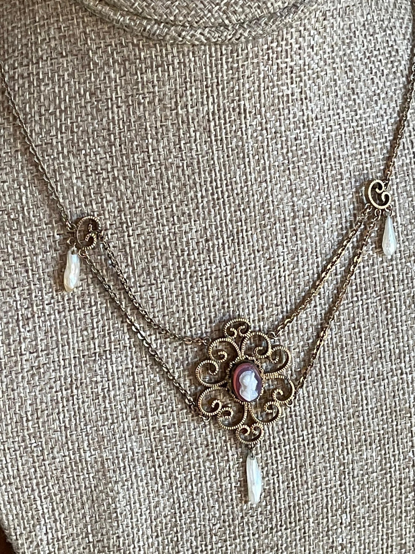 c1920 Gold Filled Agate Cameo Festoon Necklace with Dog Tooth Pearl Drops