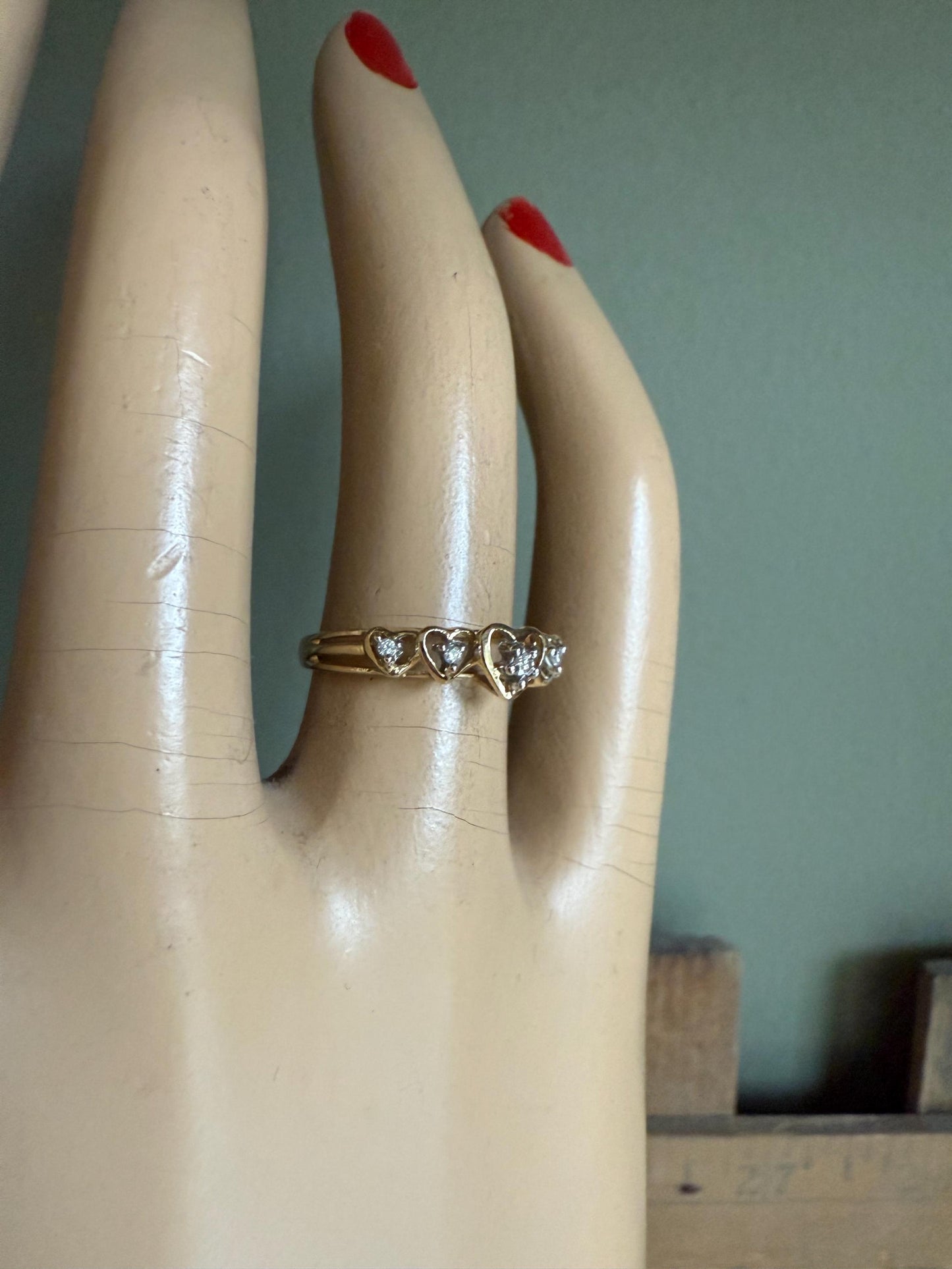 Vintage 14K Yellow Gold Five Diamond Set Heart Band
