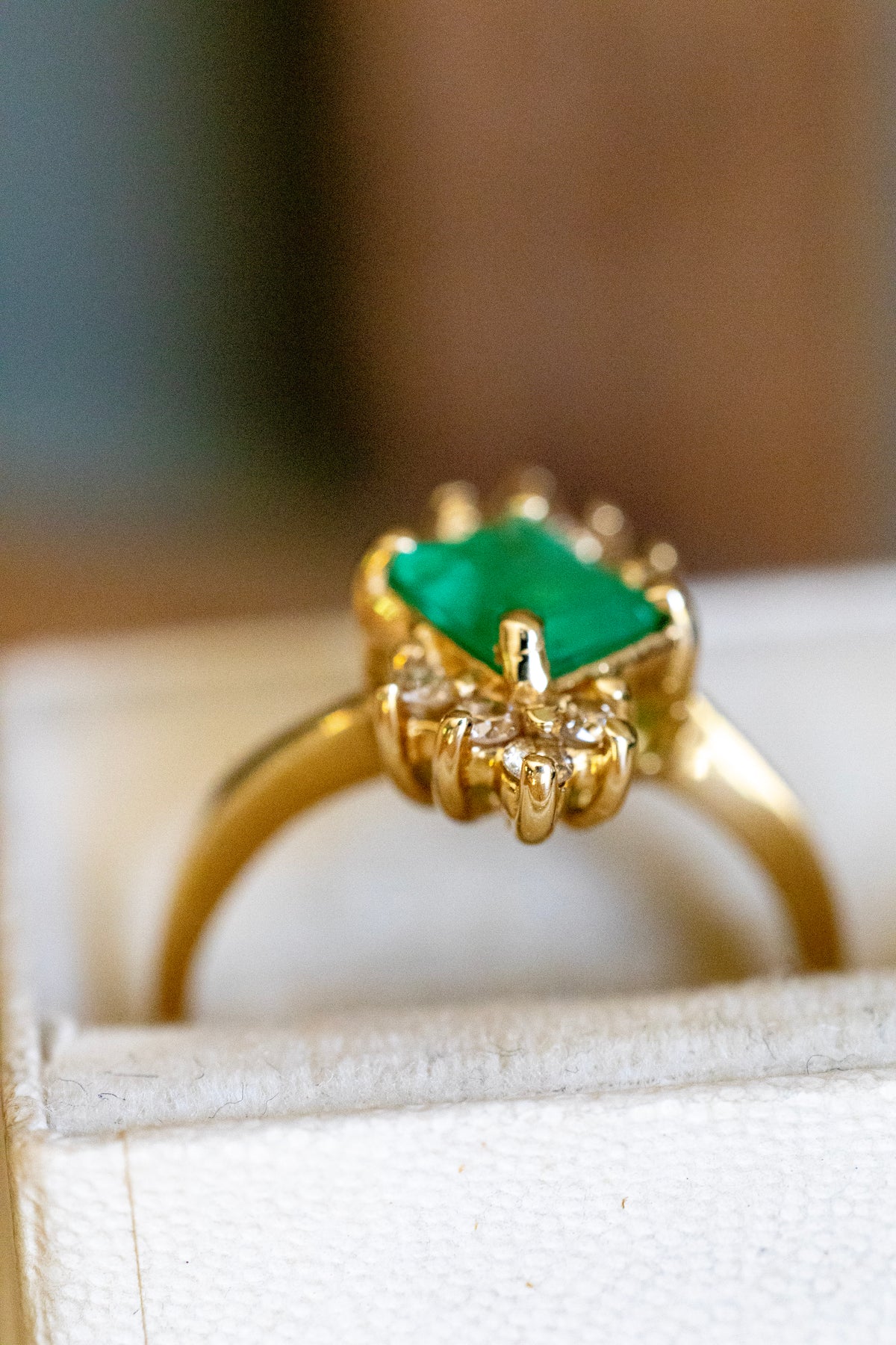 Vintage 14K Yellow Gold Natural Emerald and Diamond Ring