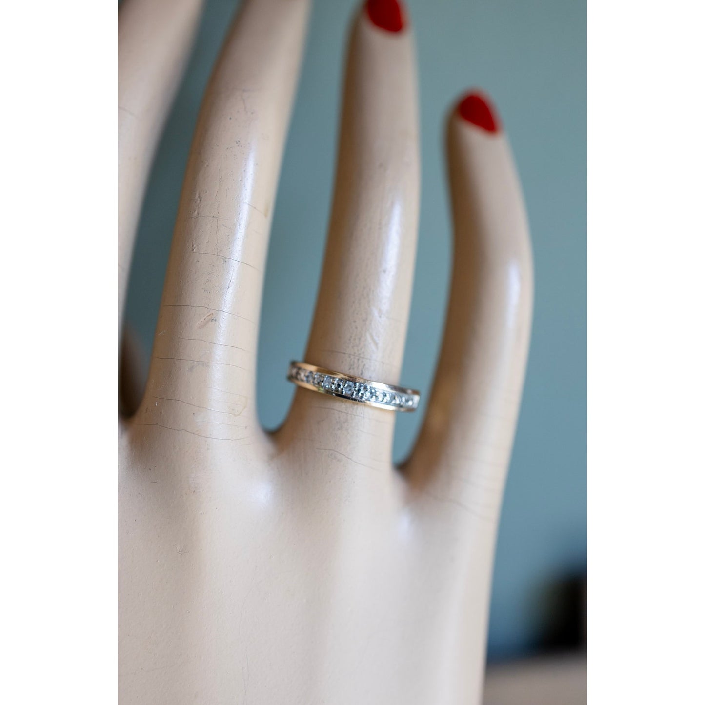 Vintage 14K Yellow Gold Illusion Diamond Band