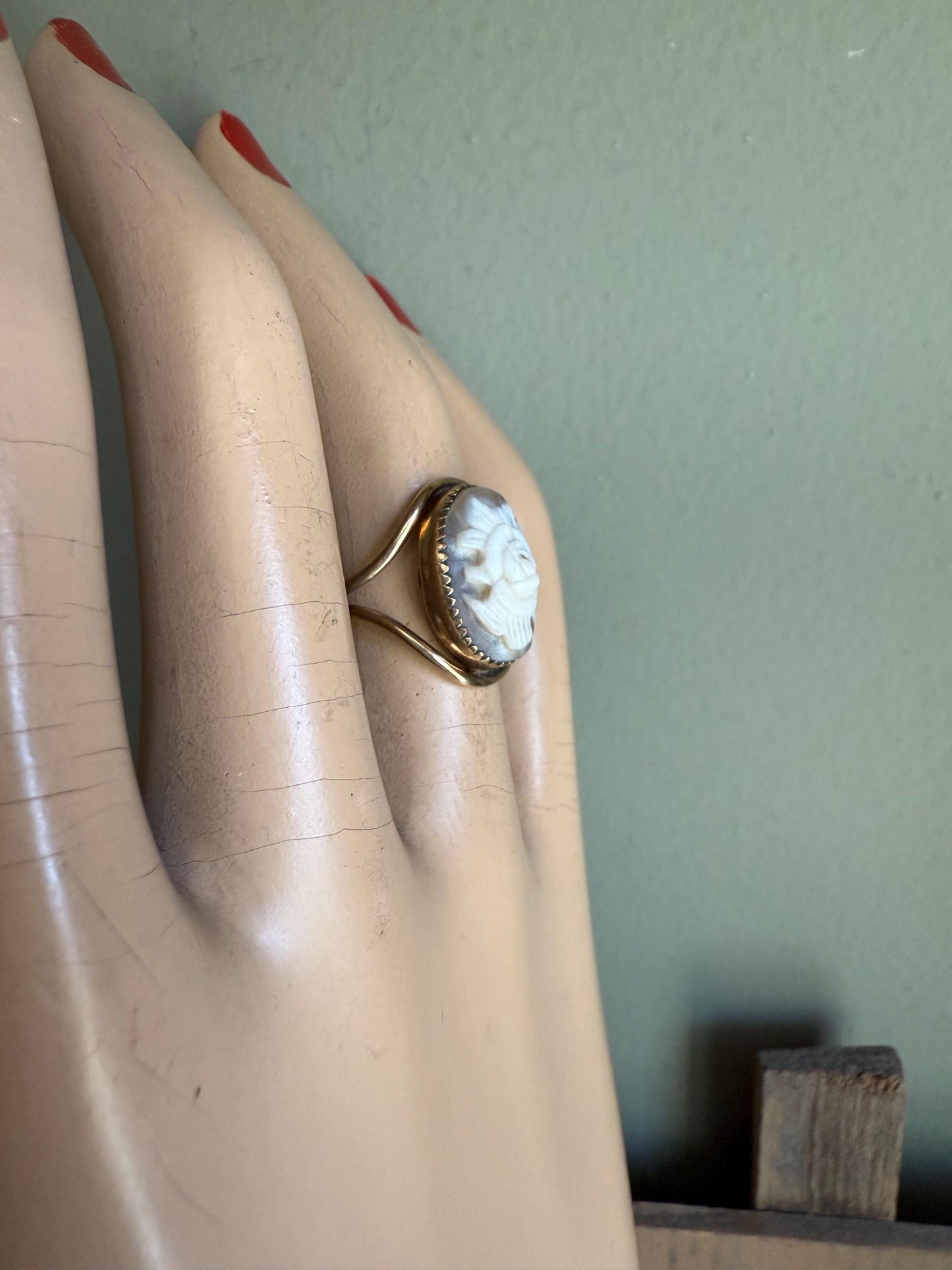 Vintage Burt Cassell 12K Gold Filled Hand Carved Shell Cameo of a Rose Ring