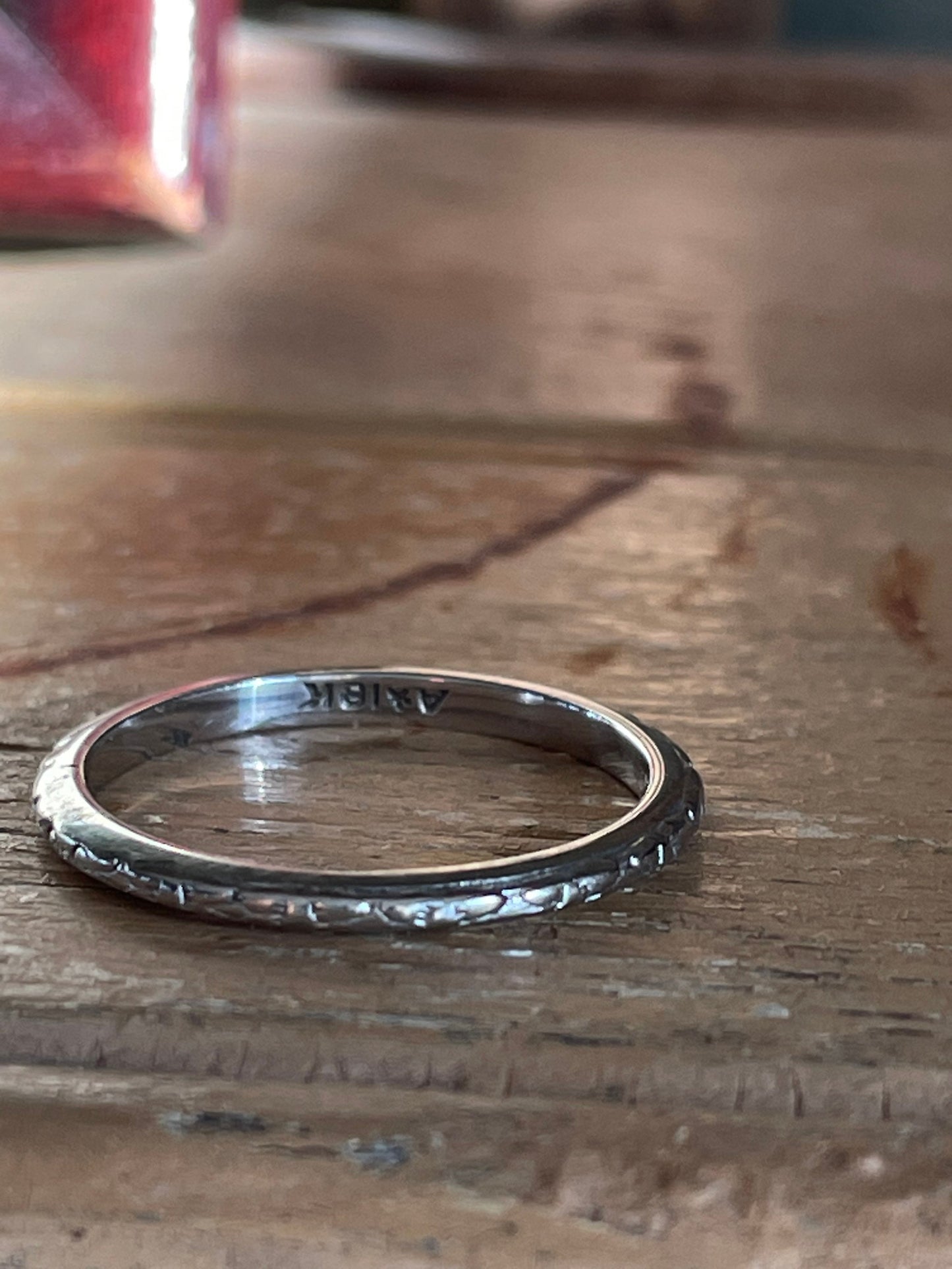 c1920 18K White Gold Engraved Band Ring Art Deco