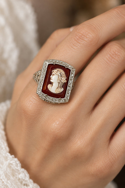 A 1930's Glass Cameo Costume Filigree Ring