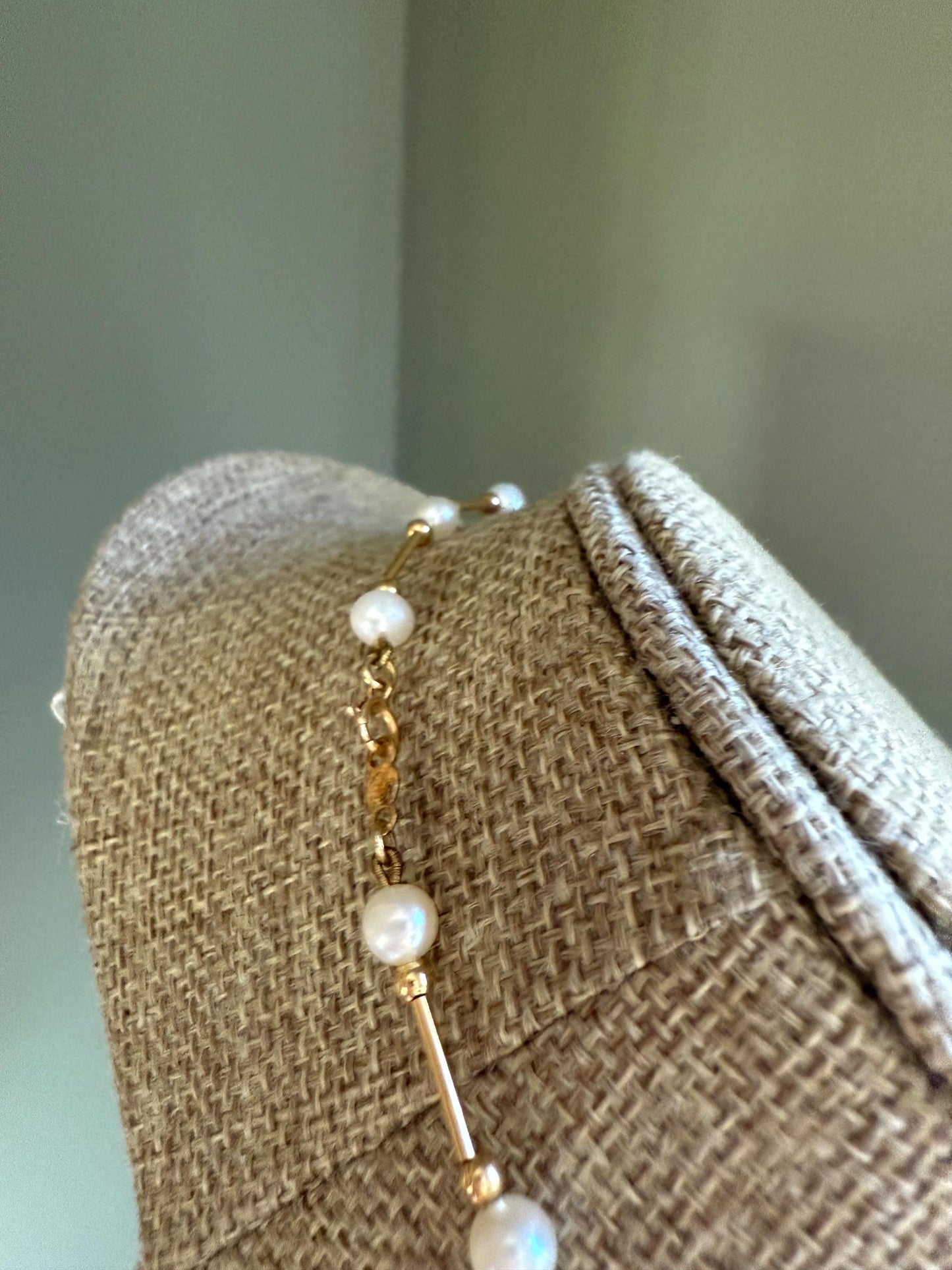 1980-1990 Vintage 14K Yellow Gold Tubular Link and Cultured Pearl Necklace