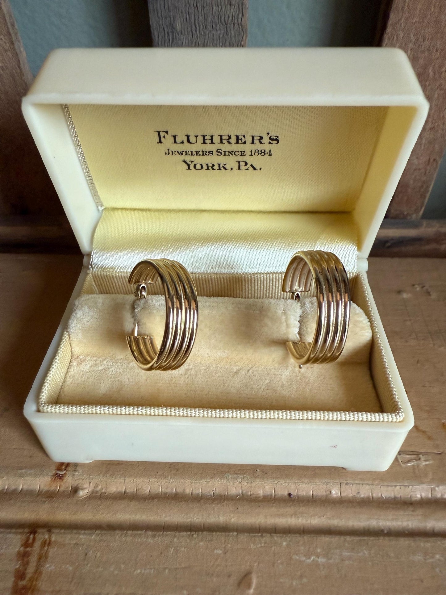 Vintage 14K Yellow Gold Ribbed Wide Hoop Earrings