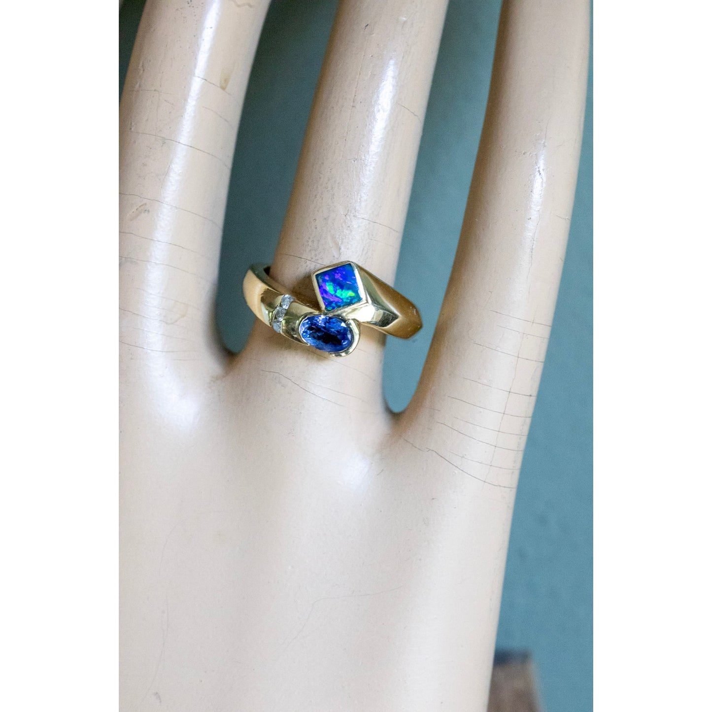 Vintage 14K Yellow Gold Tanzanite and Opal Ring