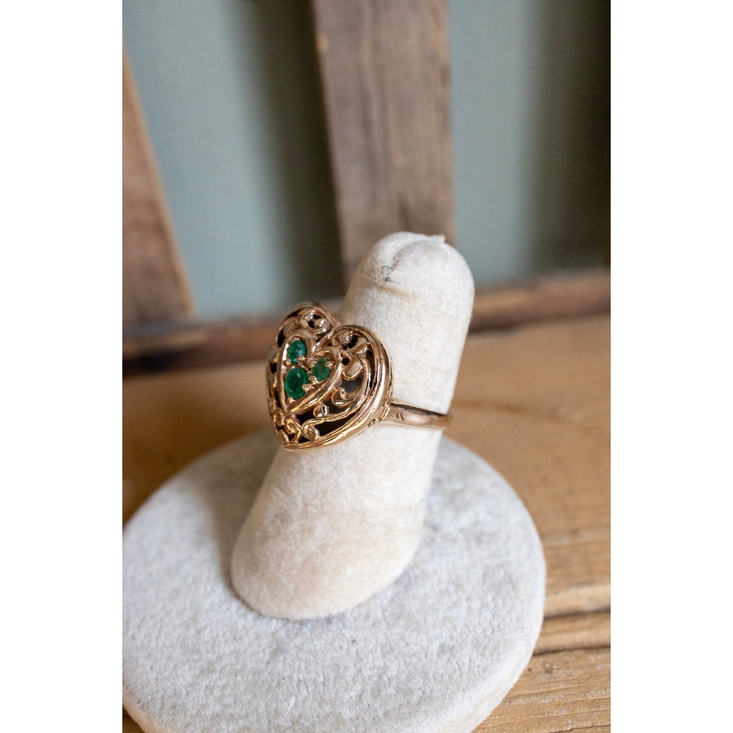Vintage 14K Yellow Gold Open Work Heart Natural Emerald Ring