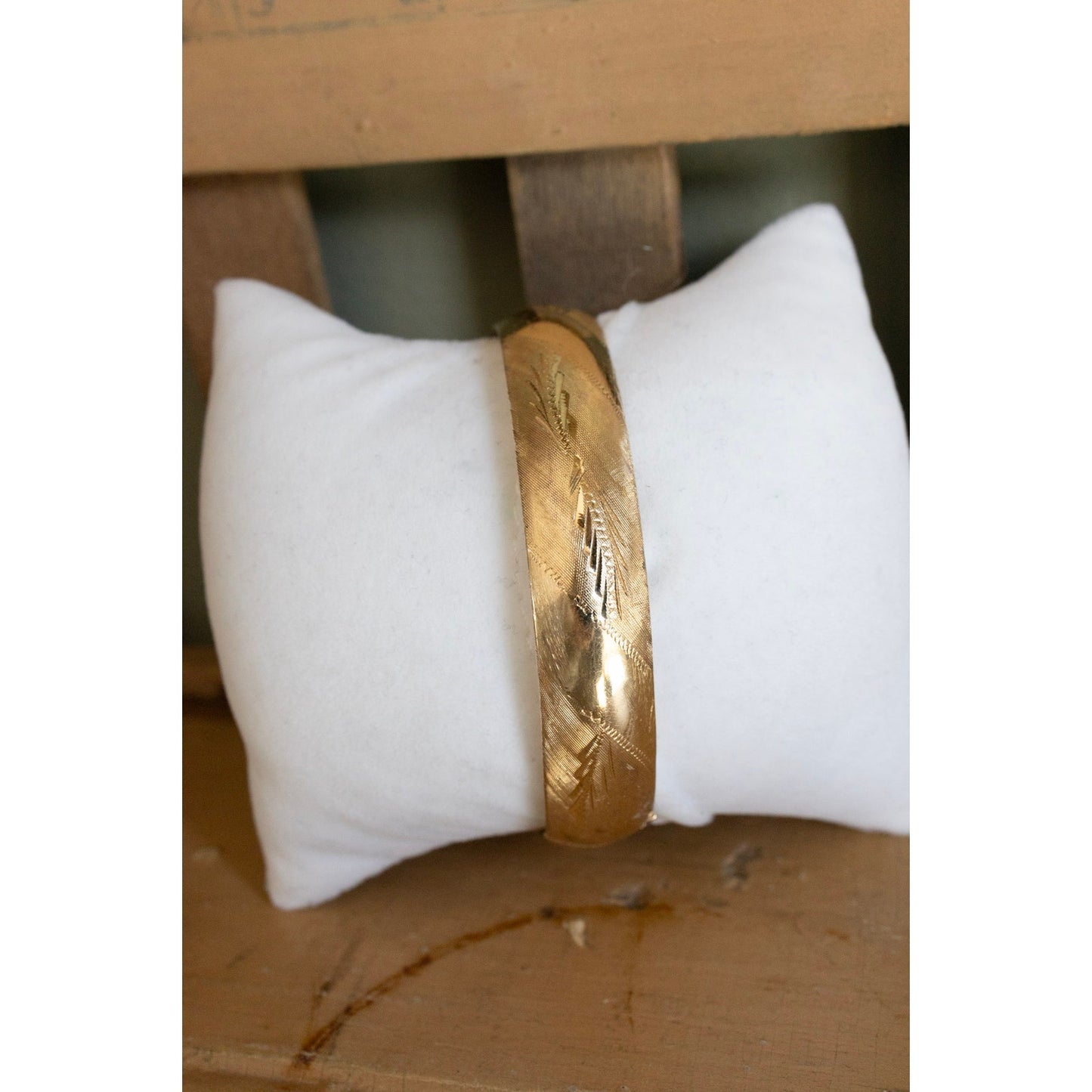 Vintage 14K Yellow Gold Oval Engraved Bracelet Bangle