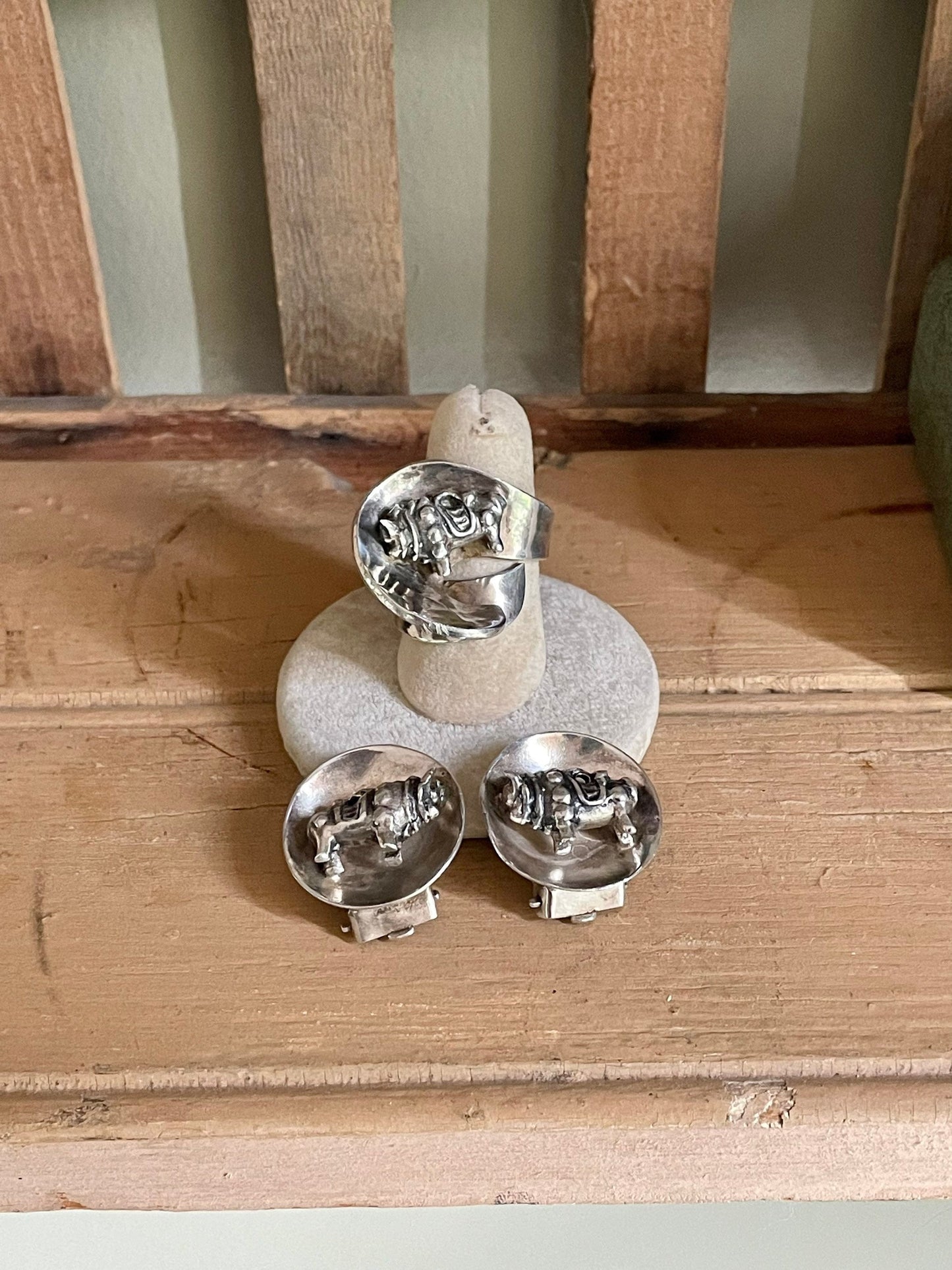 Graziella Laffi Oxen Set in Sterling Silver Ring and Earrings Mid-Century