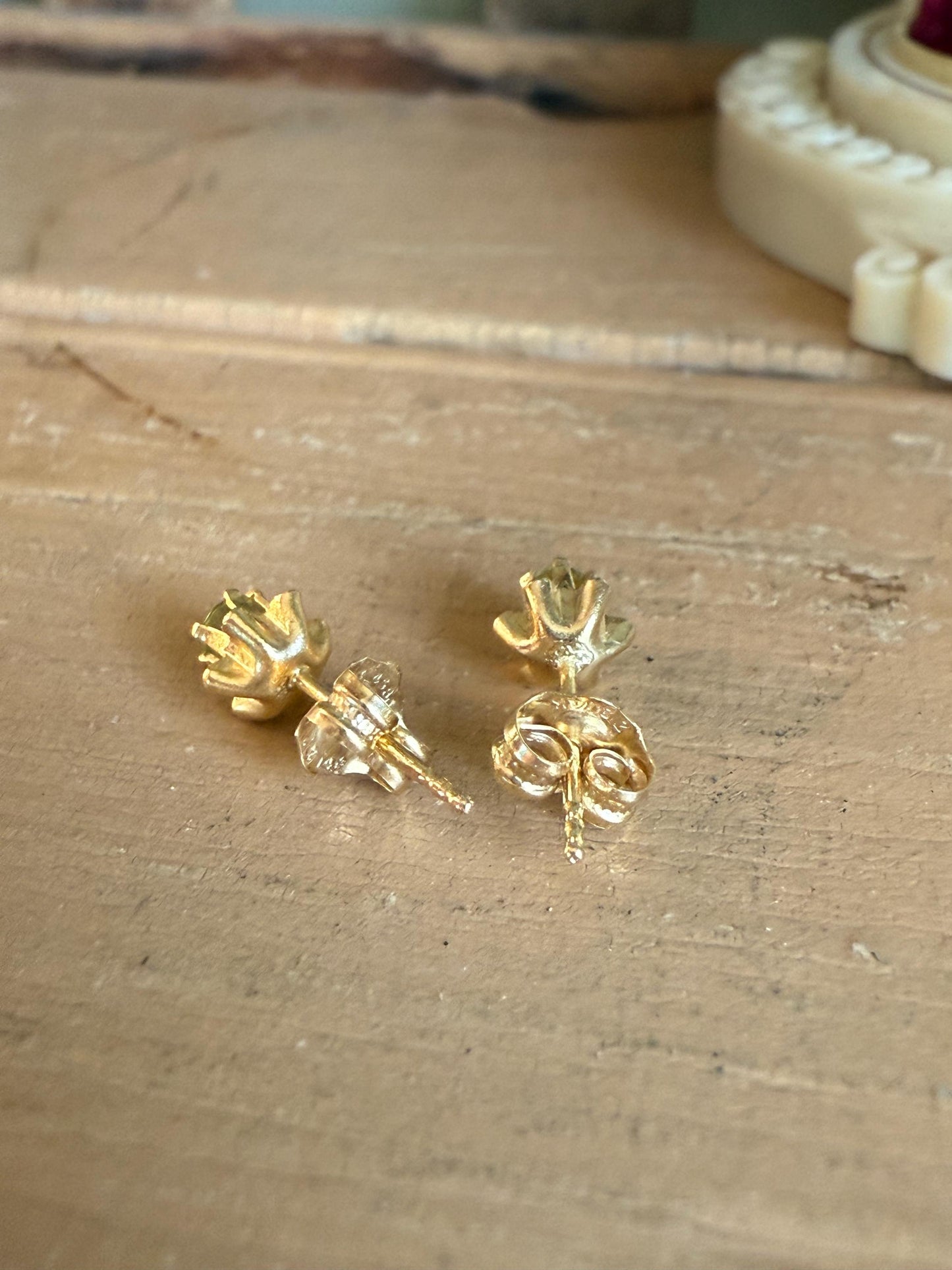 Vintage 10k Slightly Green-Yellow Quartz Stud Earrings with 14K Backs