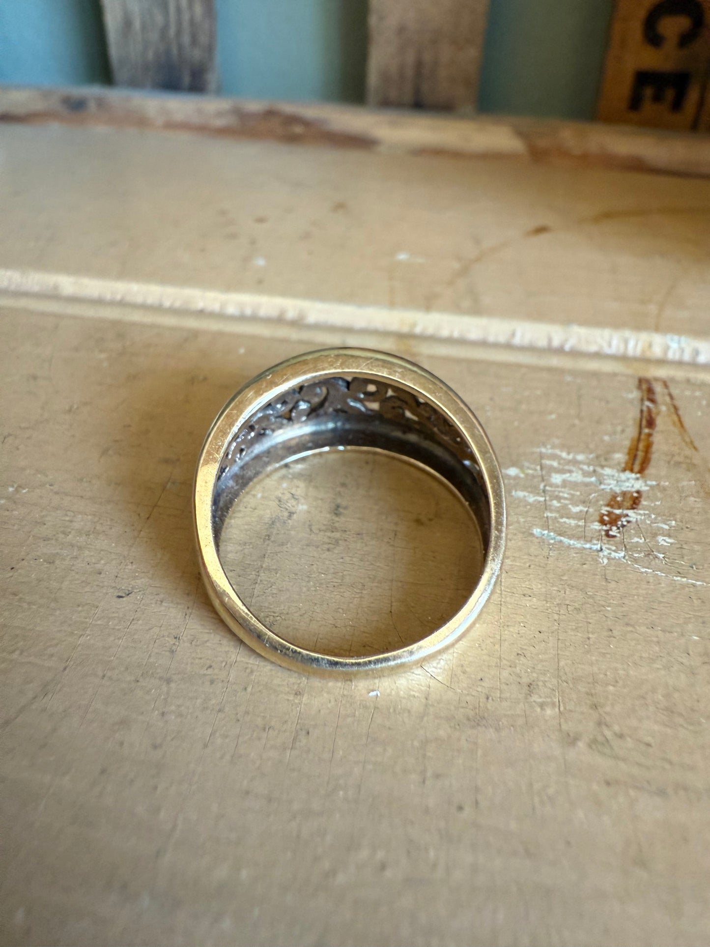 Vintage Solid 104K Yellow Gold Scroll Work Band Ring