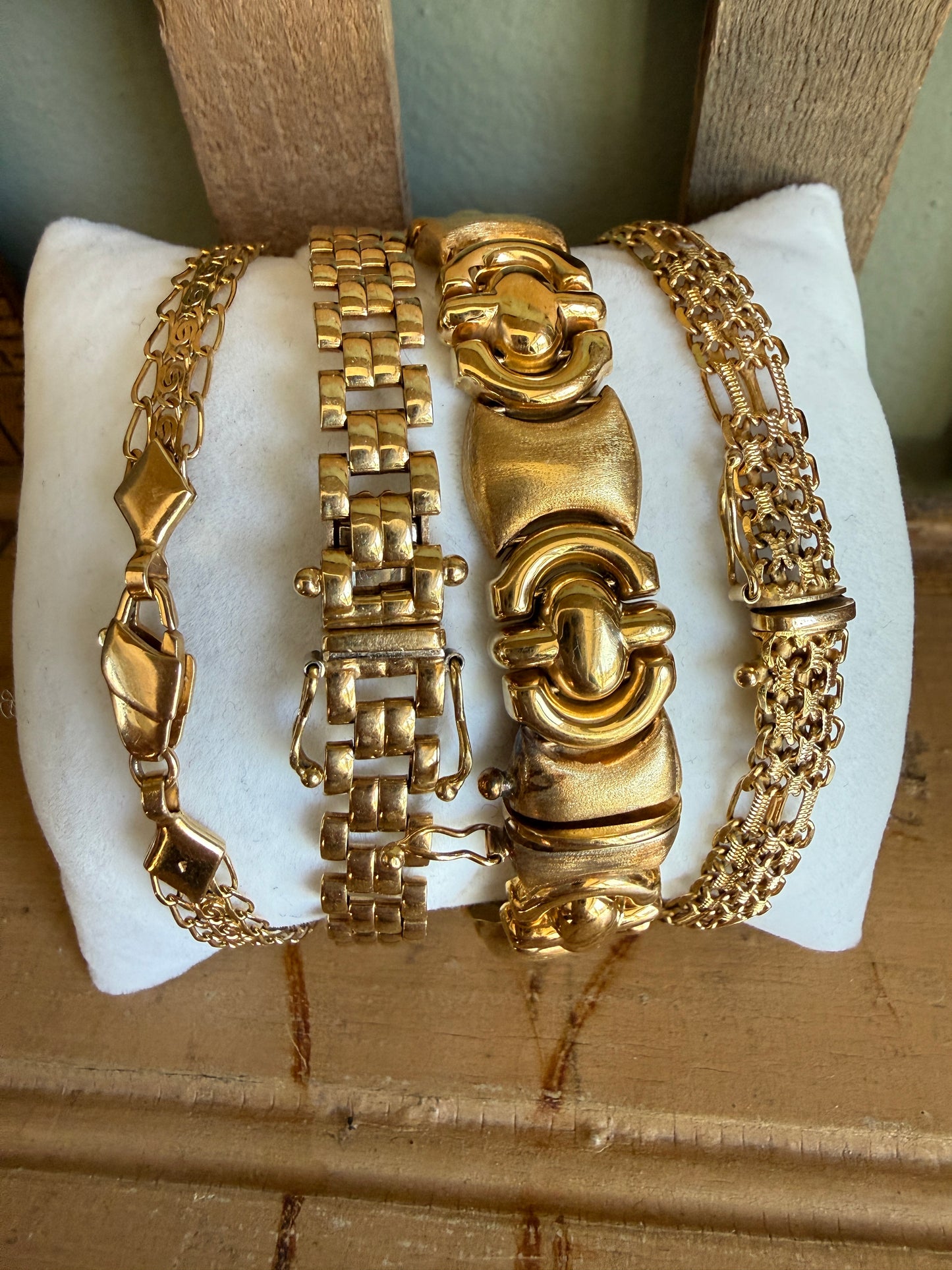 Pick a 14K Yellow Gold Vintage Link Bracelet c1990