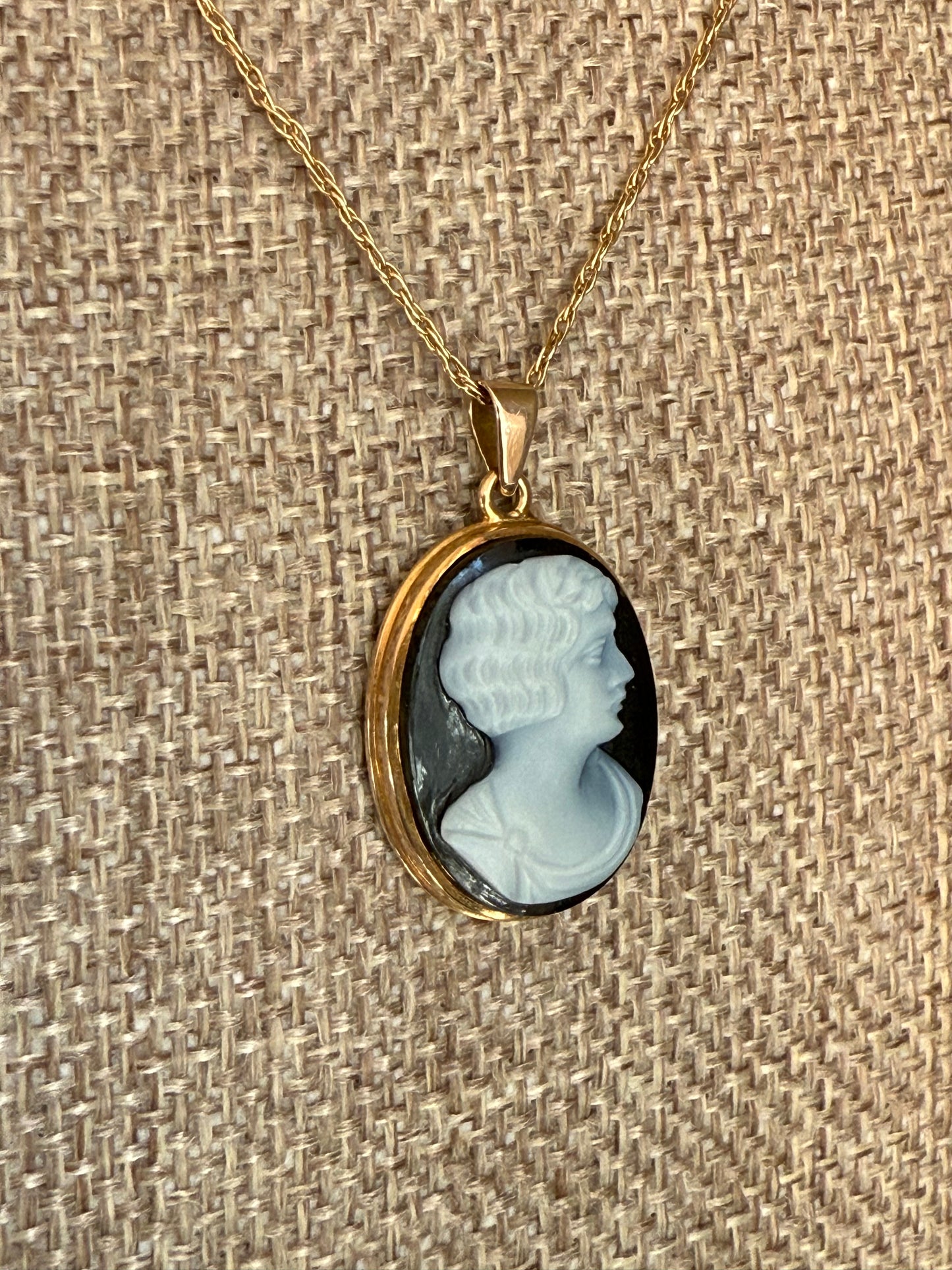 1920's Art Deco 10K Yellow Gold Carved Banded Agate Cameo of a Flapper in Profile