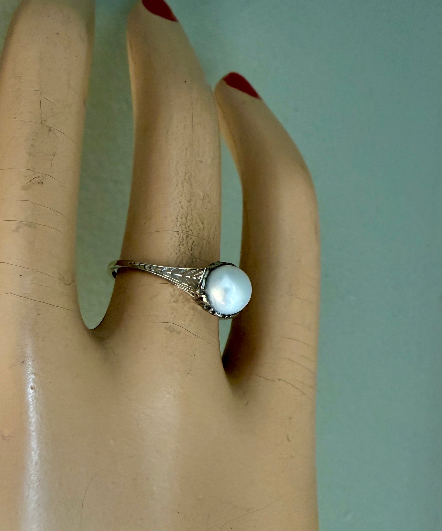 Antique Edwardian c1910 18K White Gold Pearl Ring