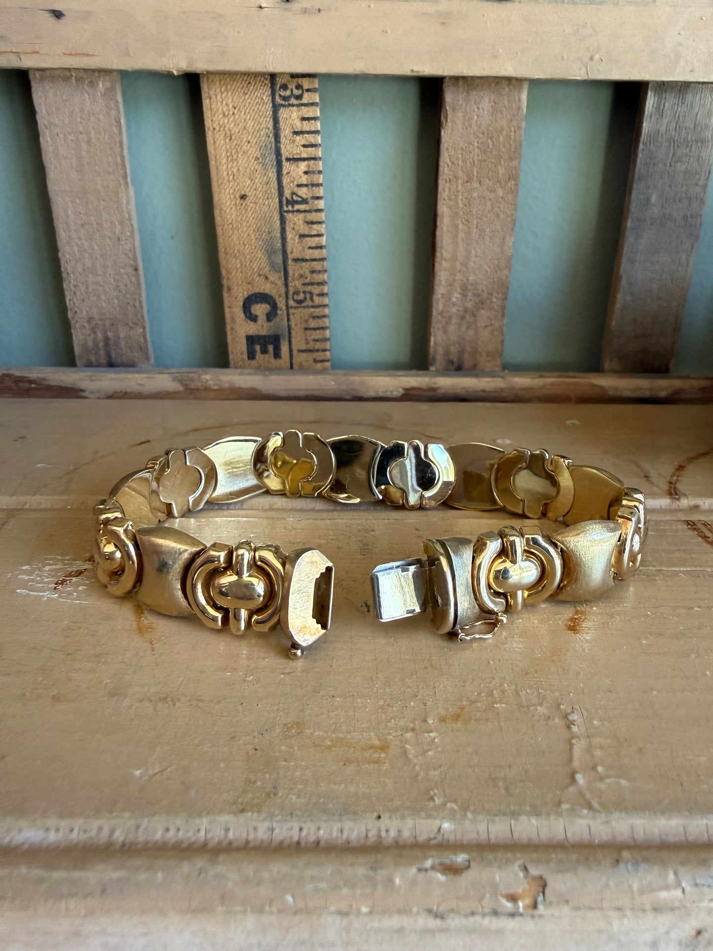 Pick a 14K Yellow Gold Vintage Link Bracelet c1990