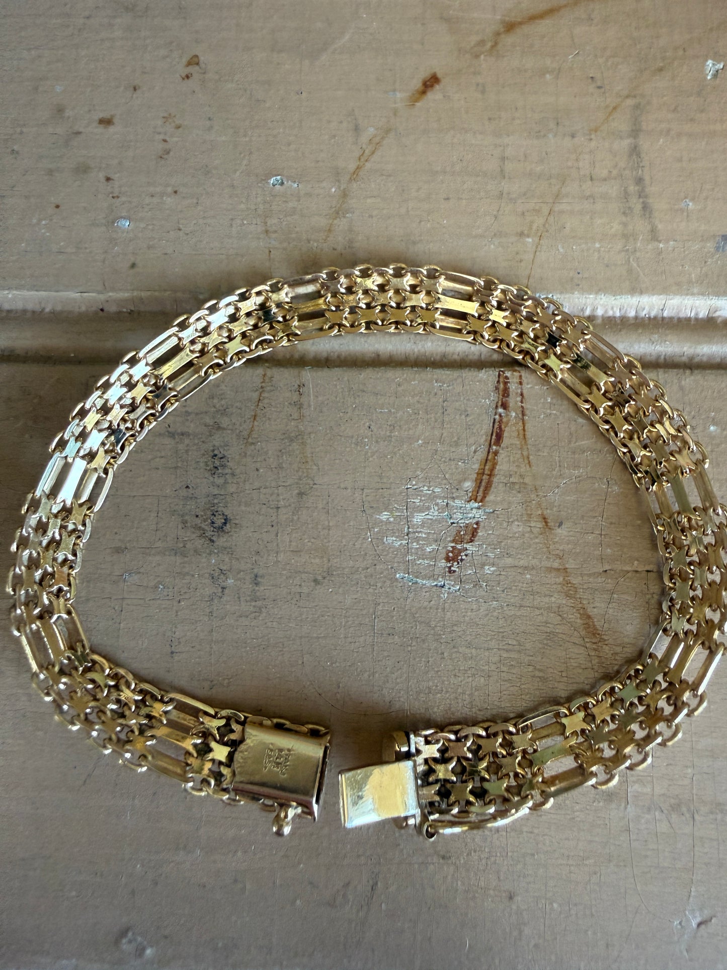 Pick a 14K Yellow Gold Vintage Link Bracelet c1990