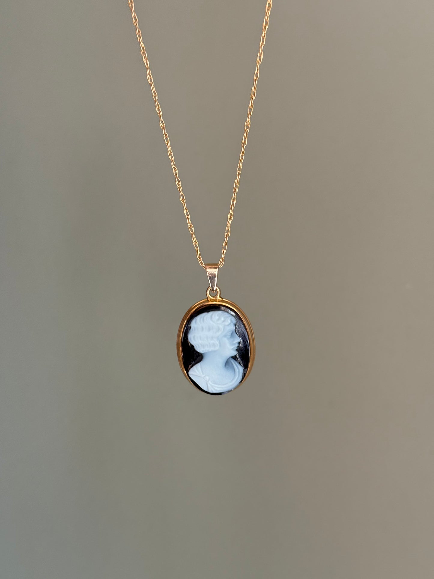 1920's Art Deco 10K Yellow Gold Carved Banded Agate Cameo of a Flapper in Profile