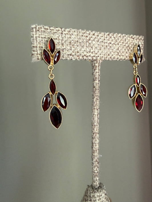 A Vintage Pair of 14K Yellow Gold Marquis Cut Garnet Dangle Earrings