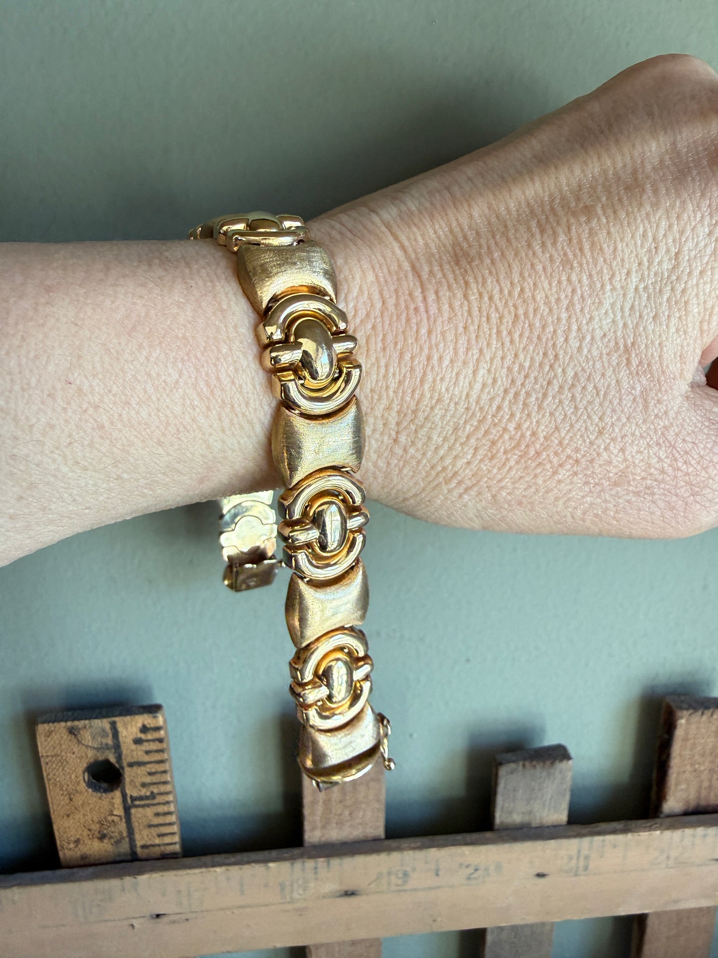 Pick a 14K Yellow Gold Vintage Link Bracelet c1990