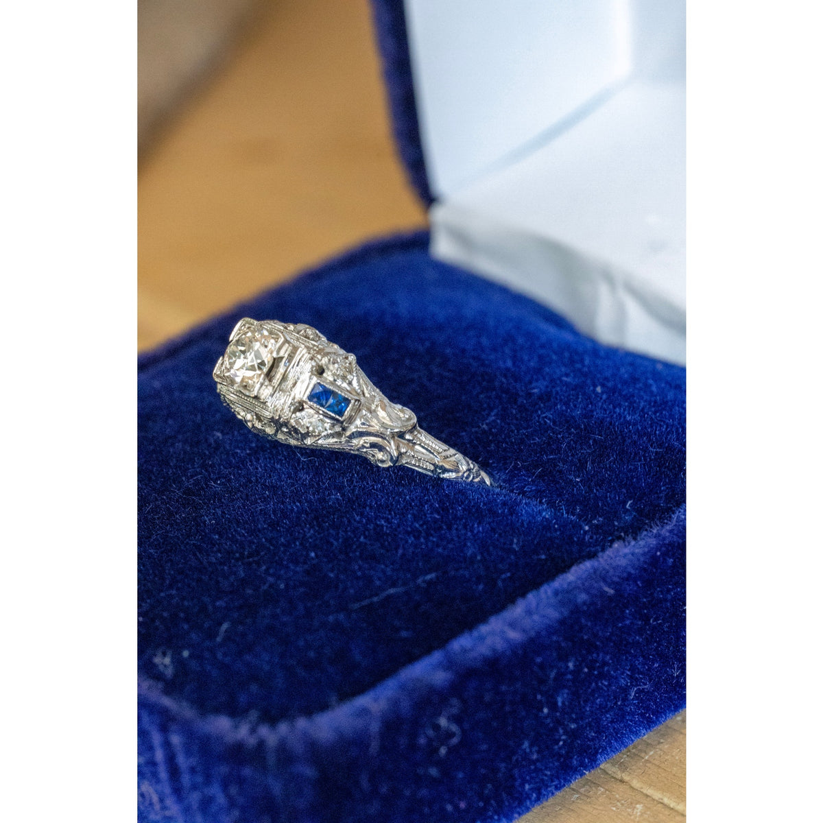 1930-1940 18K White Gold Round Old European Cut Natural Diamond and Synethic Sapphire Authentic Art Deco Ring