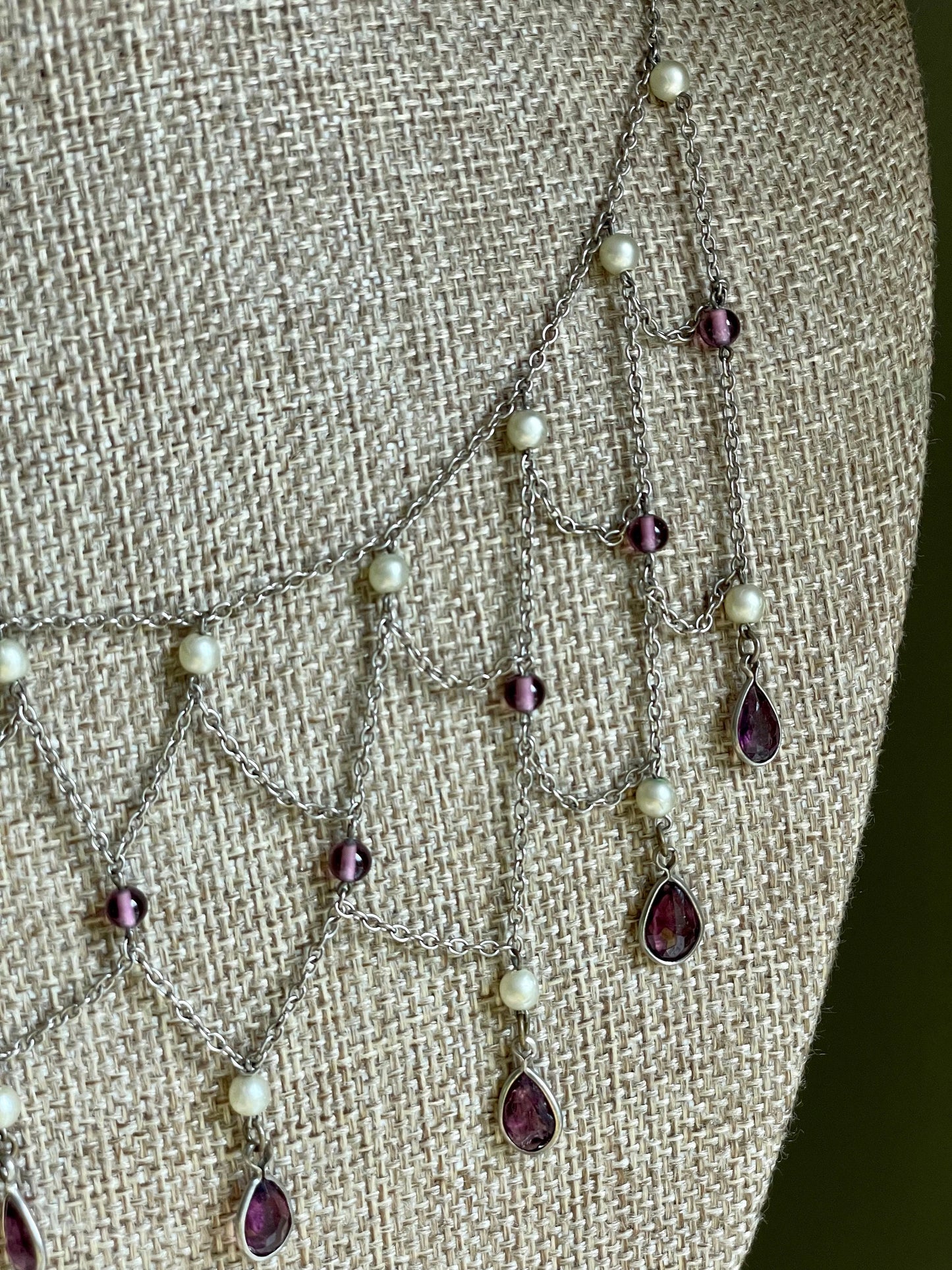 Vintage c1940 Imitation Glass and Pearl Bib Style Necklace