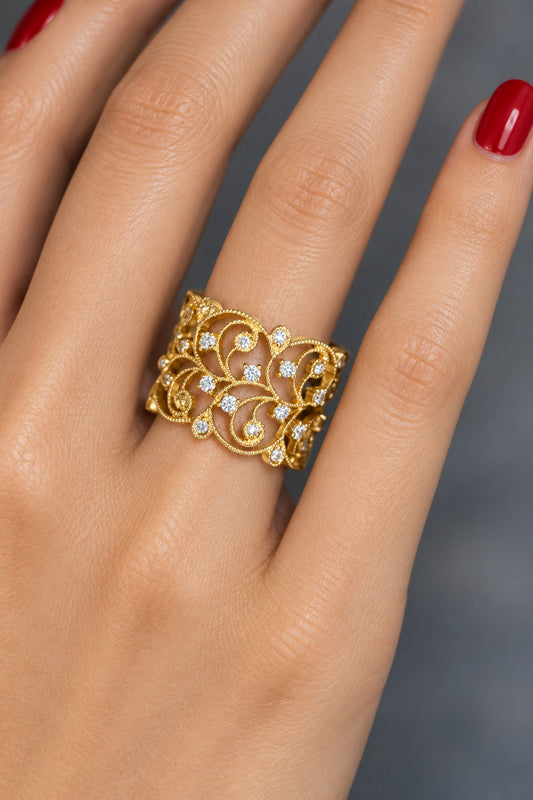 18K Yellow Gold Wide Filigree Natural Diamond Band