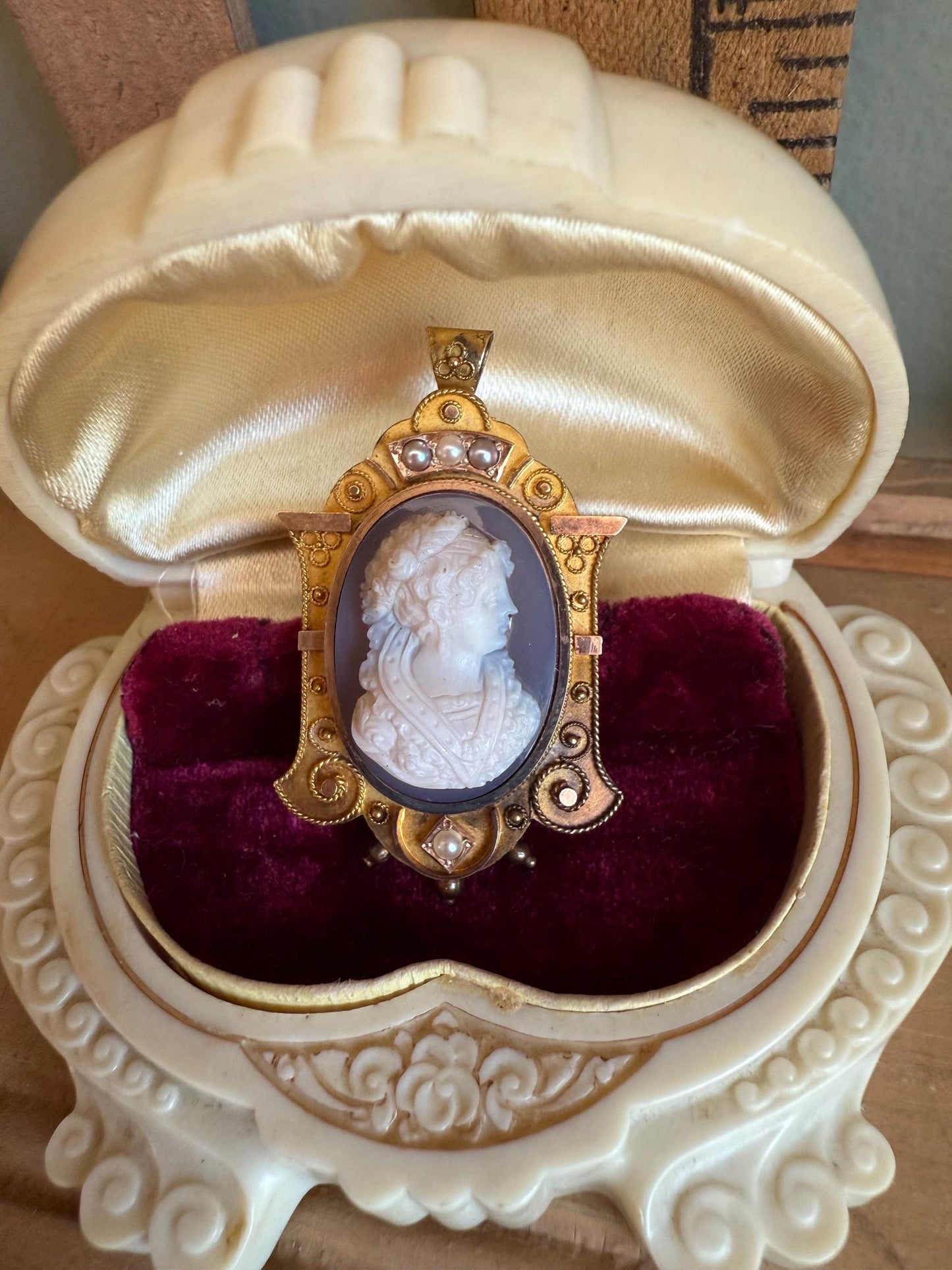 14K Yellow Gold Carved Banded Agate Cameo Pendant Brooch with Natural Seed Pearl Accents