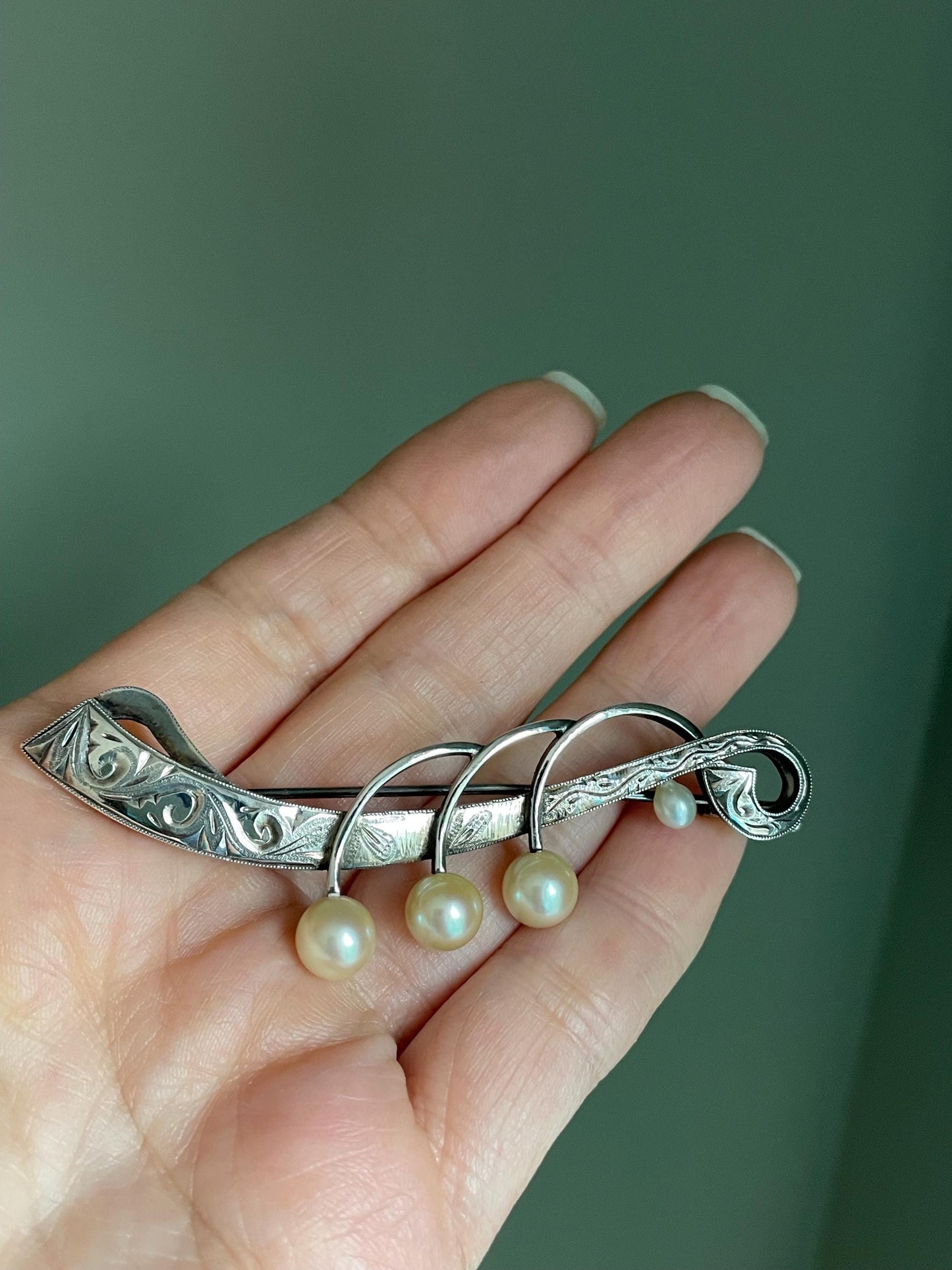Mid Century 950 Silver Engraved Ribbon Pearl Brooch