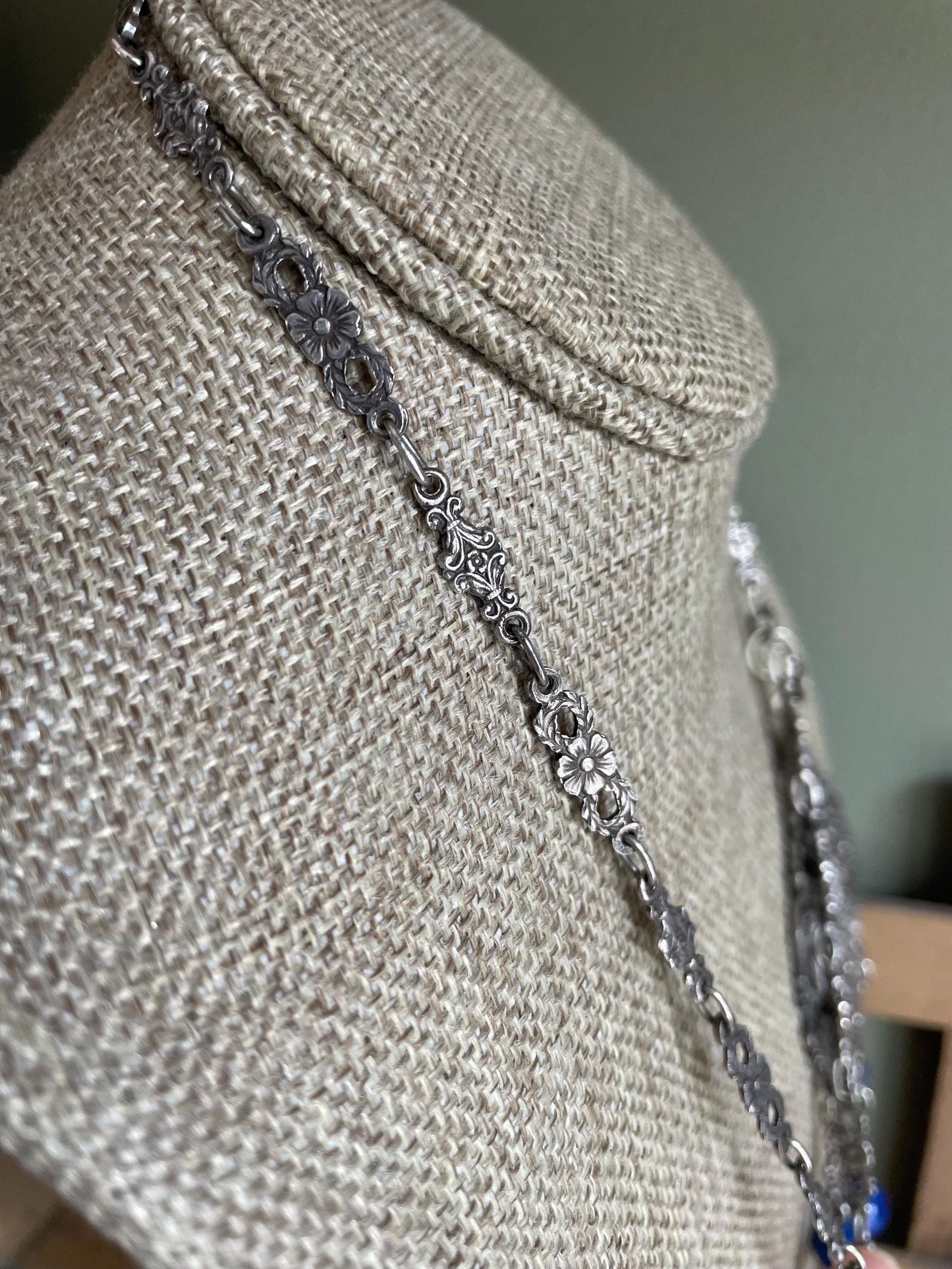 Vintage Silver Italian Peruzzi Chain and Dramatic Fleur de Lis Dangle Pendant