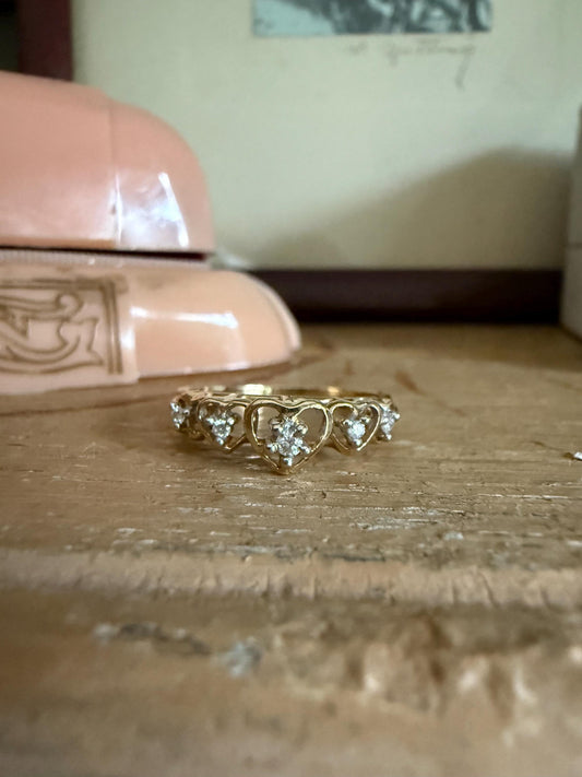 Vintage 14K Yellow Gold Five Diamond Set Heart Band