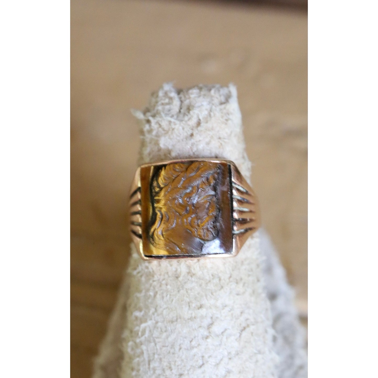 c1920 10K Yellow Gold Hand Carved Tigereye Pinkie Ring