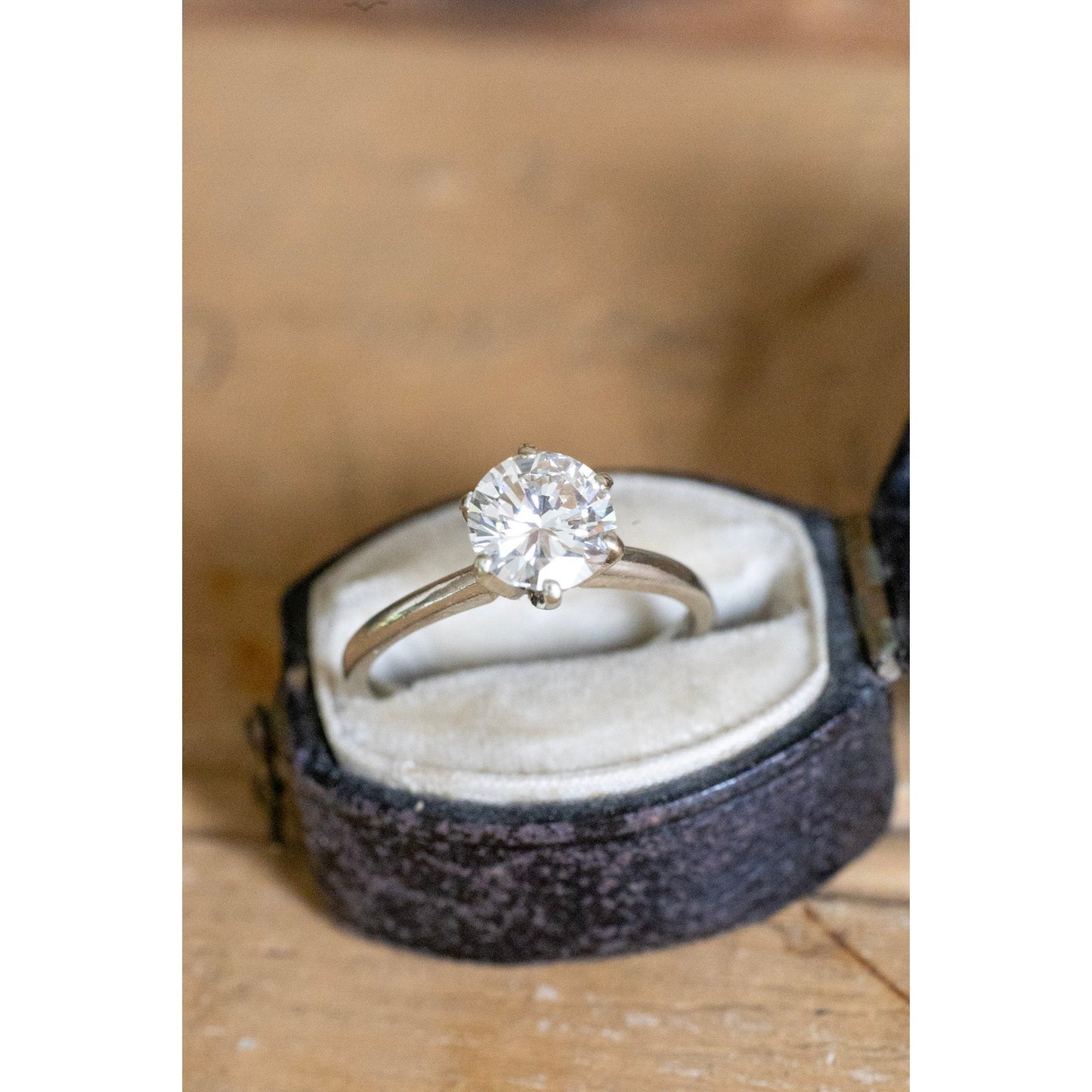 Vintage 1970's Natural Round Brilliant Cut Approx. 1 Ct Set in 14K White Gold Ring