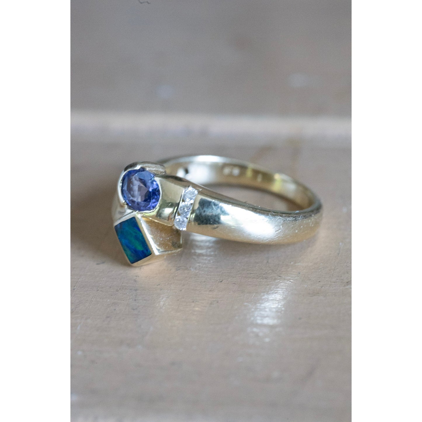 Vintage 14K Yellow Gold Tanzanite and Opal Ring