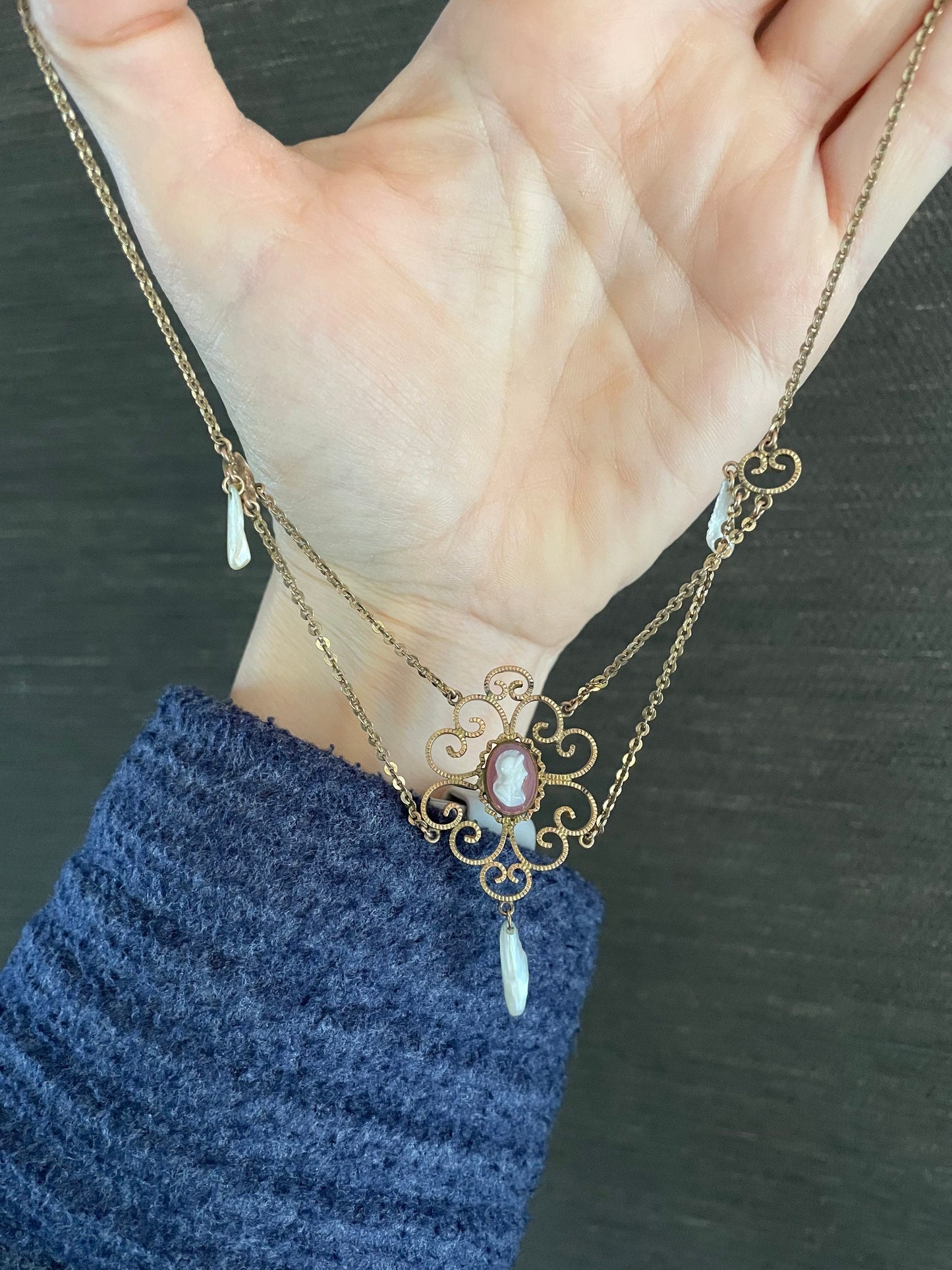 c1920 Gold Filled Agate Cameo Festoon Necklace with Dog Tooth Pearl Drops