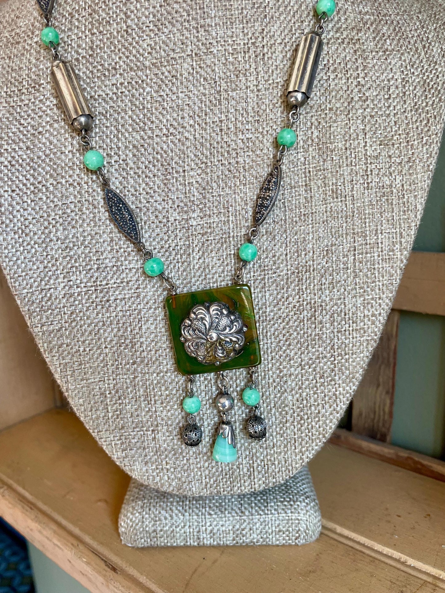 1920-1930 Made in Germany Peking Green Glass Flapper Dangle Necklace